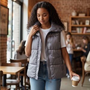 Northcrest Women's Gray Quilted Vest